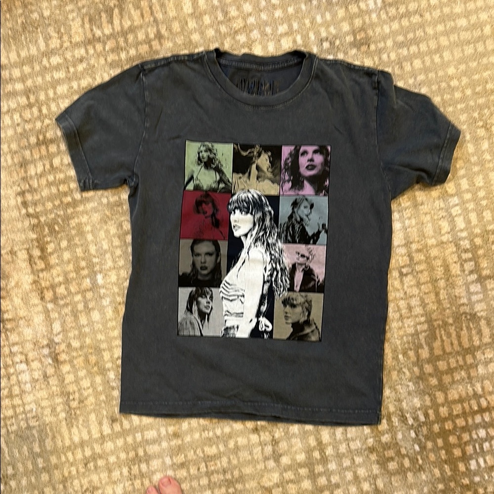 Official Taylor Swift Eras Tour concert tee.  Youth M (estimate size 12/14).
